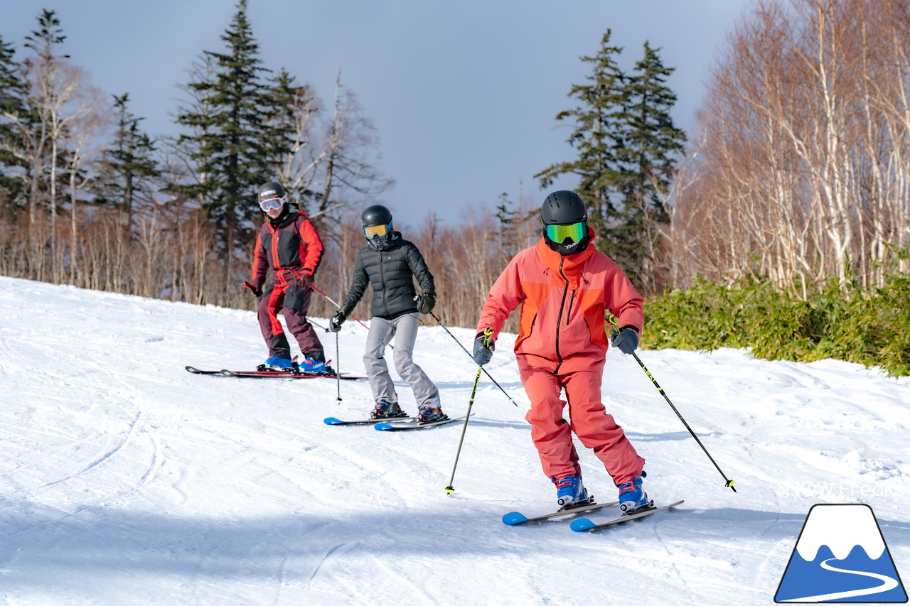 札幌国際スキー場｜祝・2024-2025ウィンターシーズン開幕！SNOW Freaksの滑り初めは、やっぱり『札幌じてんしゃ本舗』の初滑りで決まりです♪